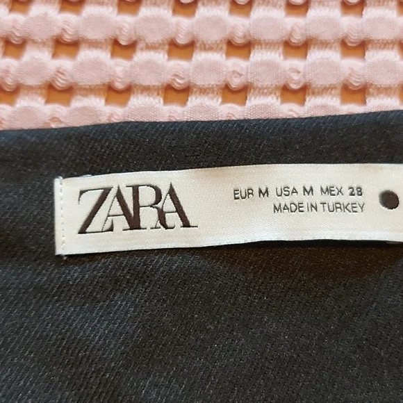 Woman's skirt - Picture 7 of 13